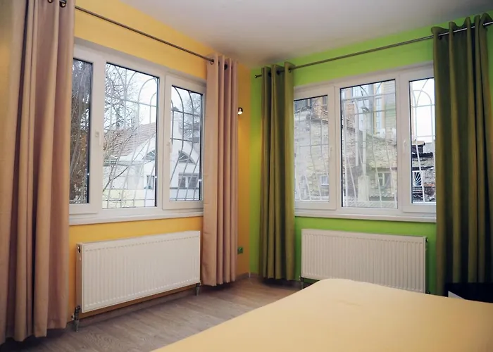 Homestay On Kanatna Street 57